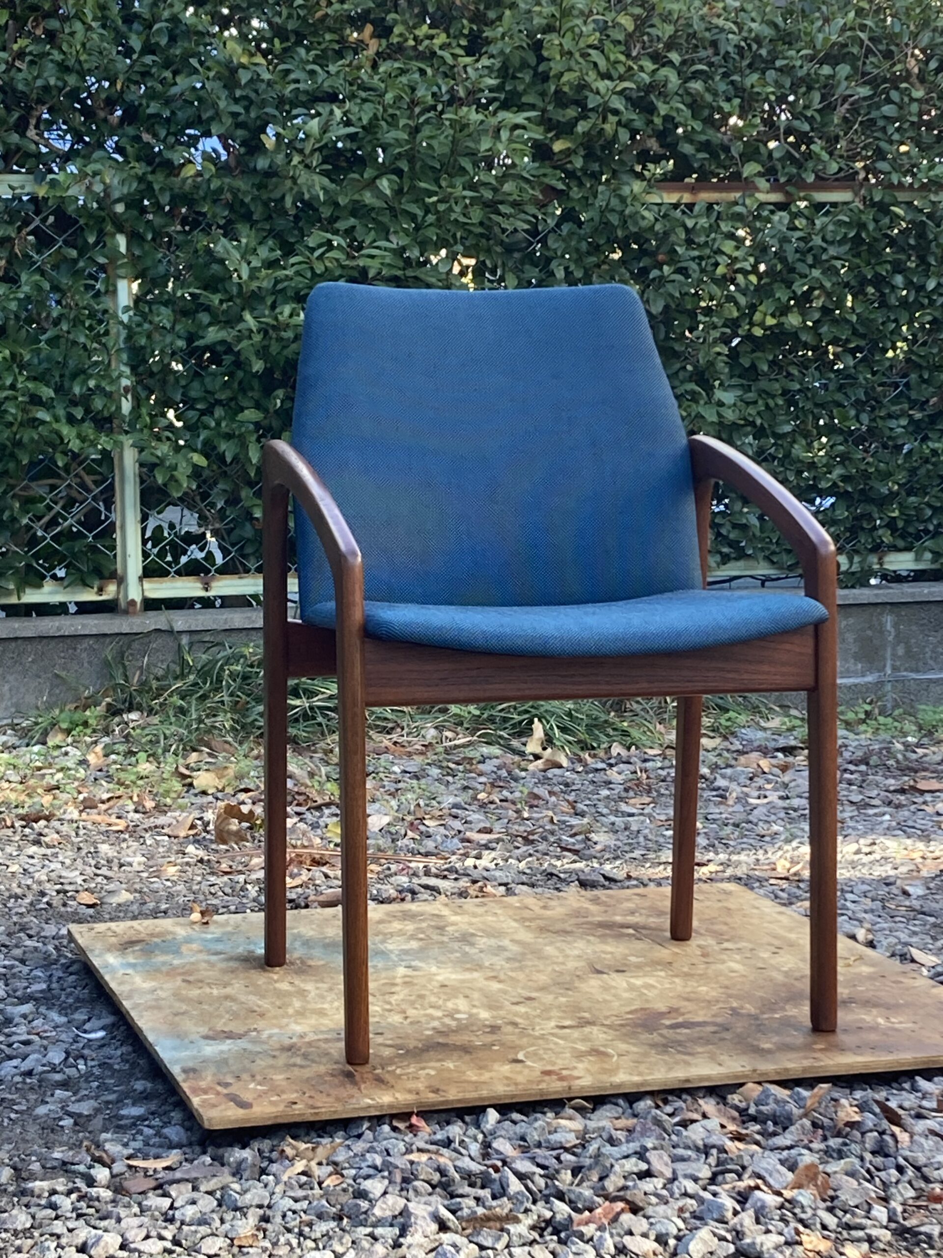 Arm chair (Henning Kjaernulf)